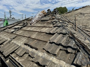 傷んだ瓦屋根をガルバリウム鋼板屋根に葺替え